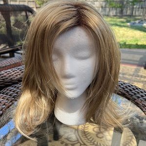 Noriko Jackson in Creamy Toffee R, synthetic wig, excellent condition.